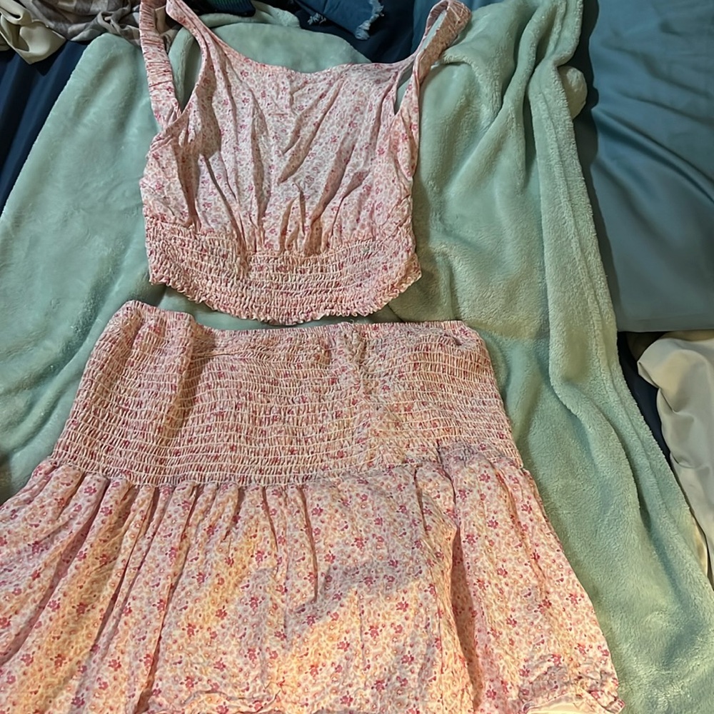 2 piece crop top and skirt super cute